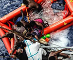 حدود شش هزار پناهجو از غرق شدن در آب های مدیترانه نجات داده شدند 